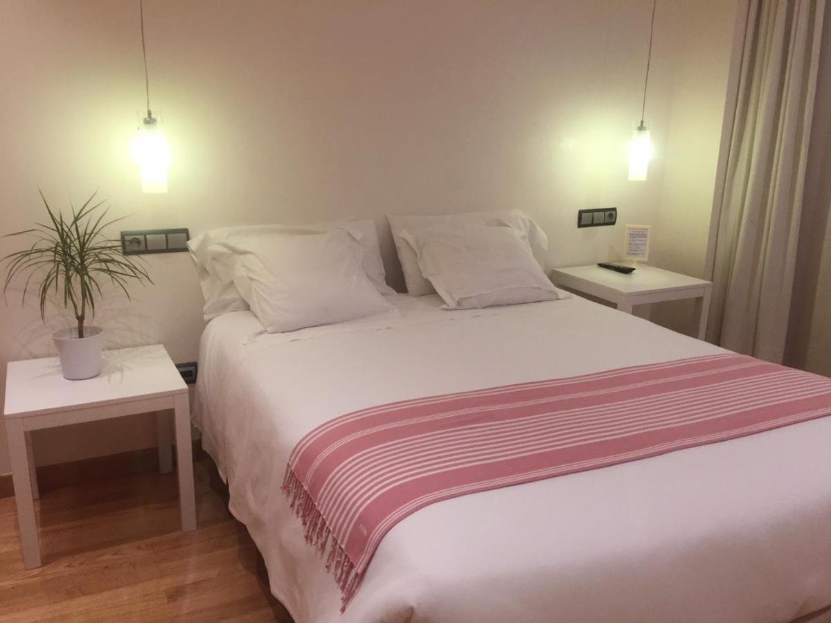 Hotel Nochendi Onís Extérieur photo