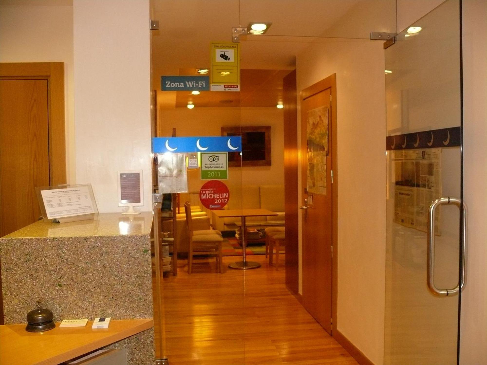 Hotel Nochendi Onís Extérieur photo