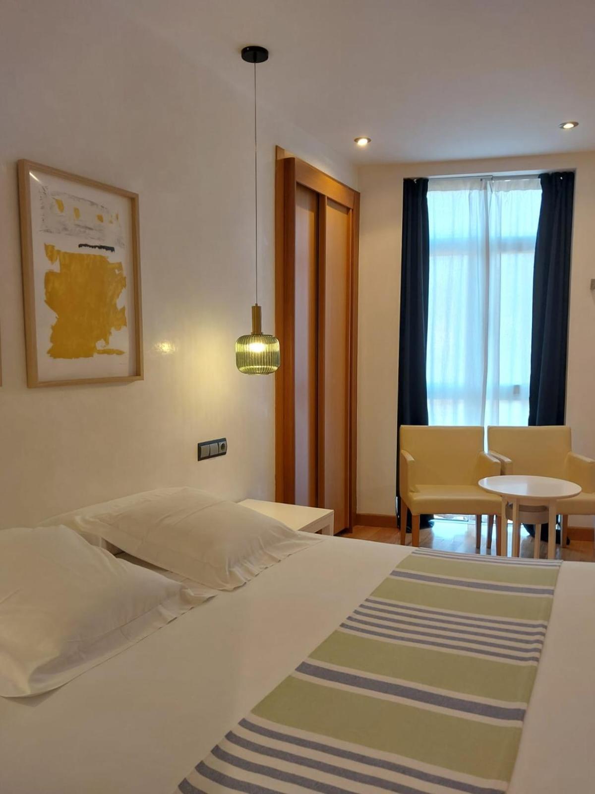 Hotel Nochendi Onís Extérieur photo