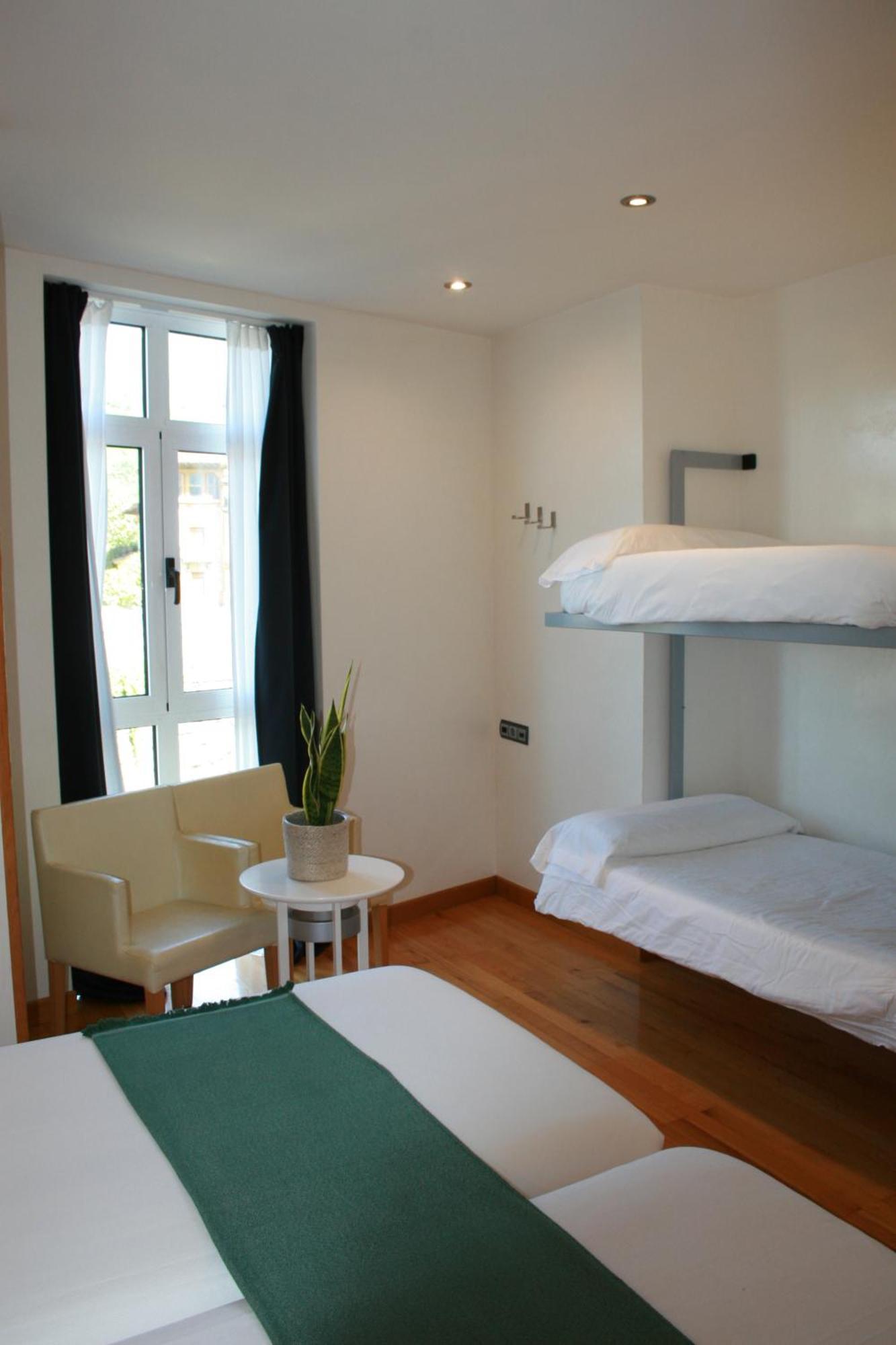 Hotel Nochendi Onís Extérieur photo