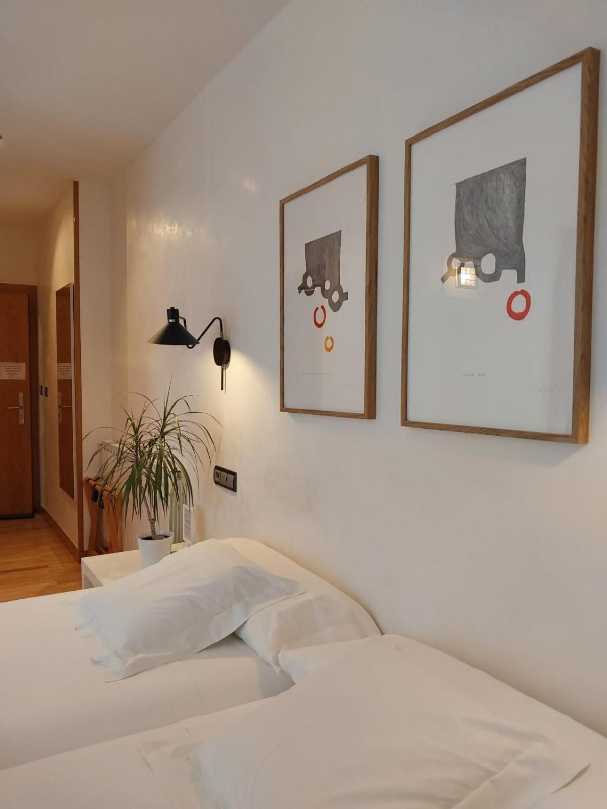Hotel Nochendi Onís Extérieur photo