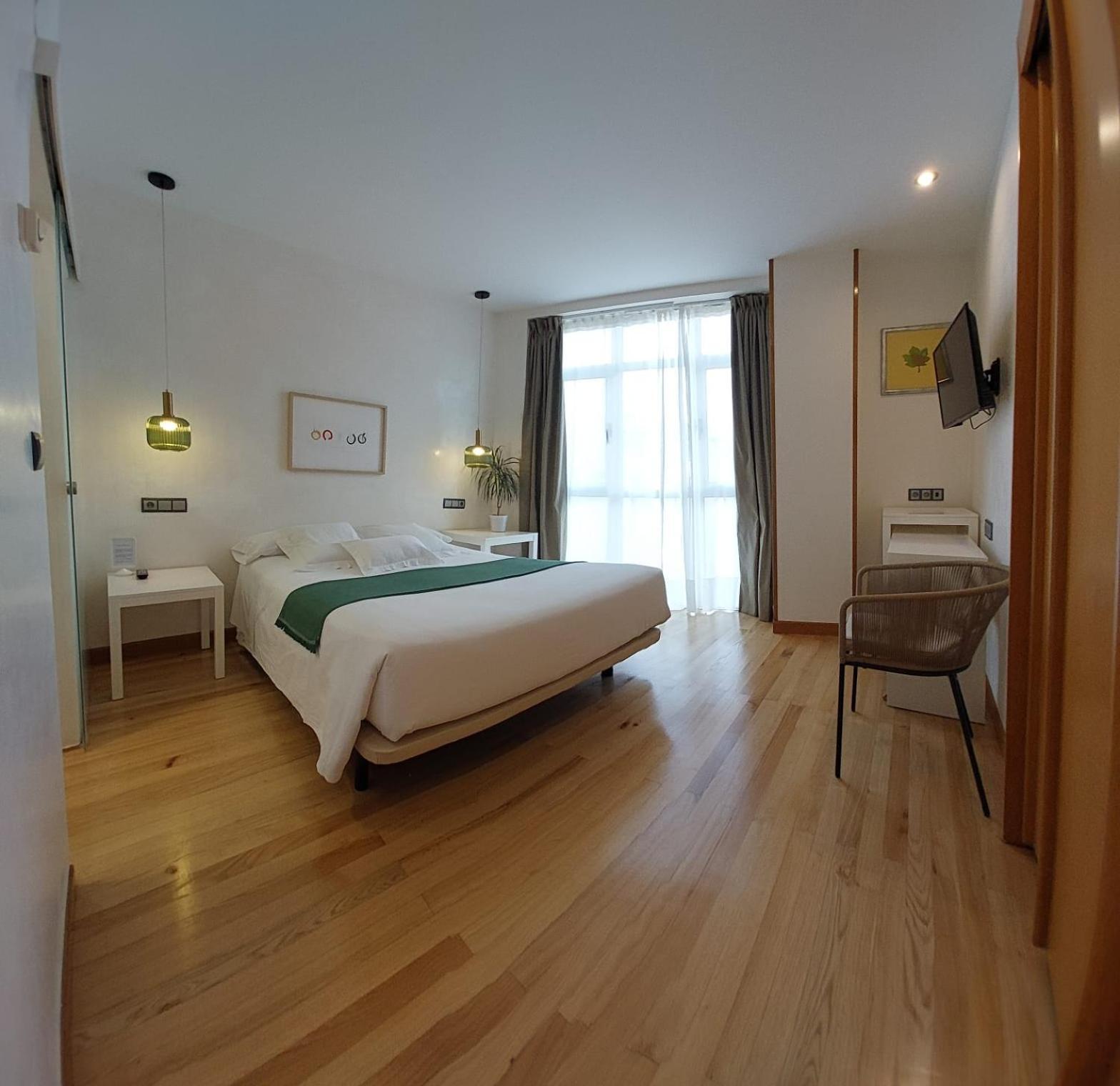 Hotel Nochendi Onís Extérieur photo