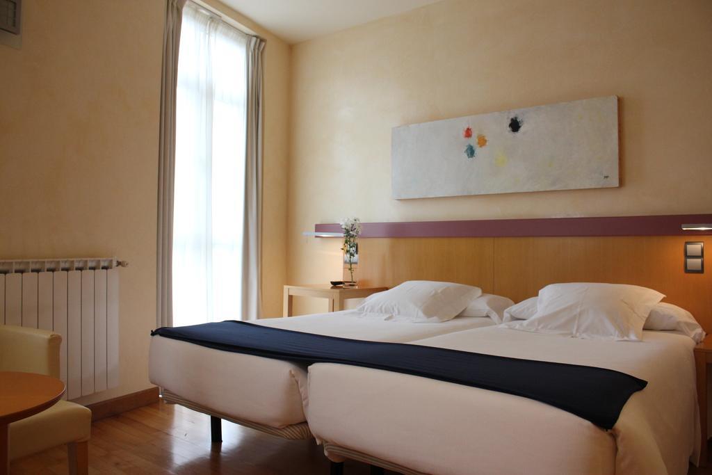 Hotel Nochendi Onís Extérieur photo