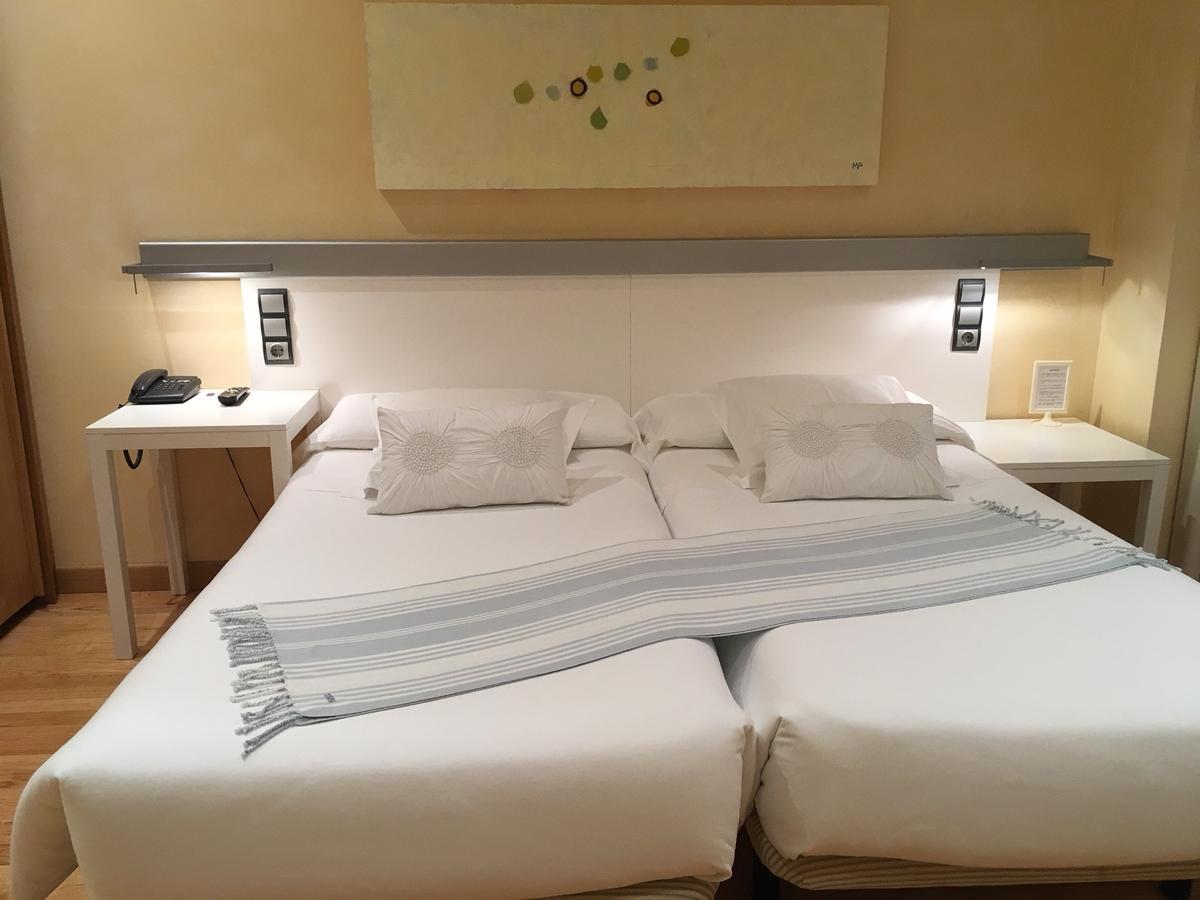 Hotel Nochendi Onís Extérieur photo