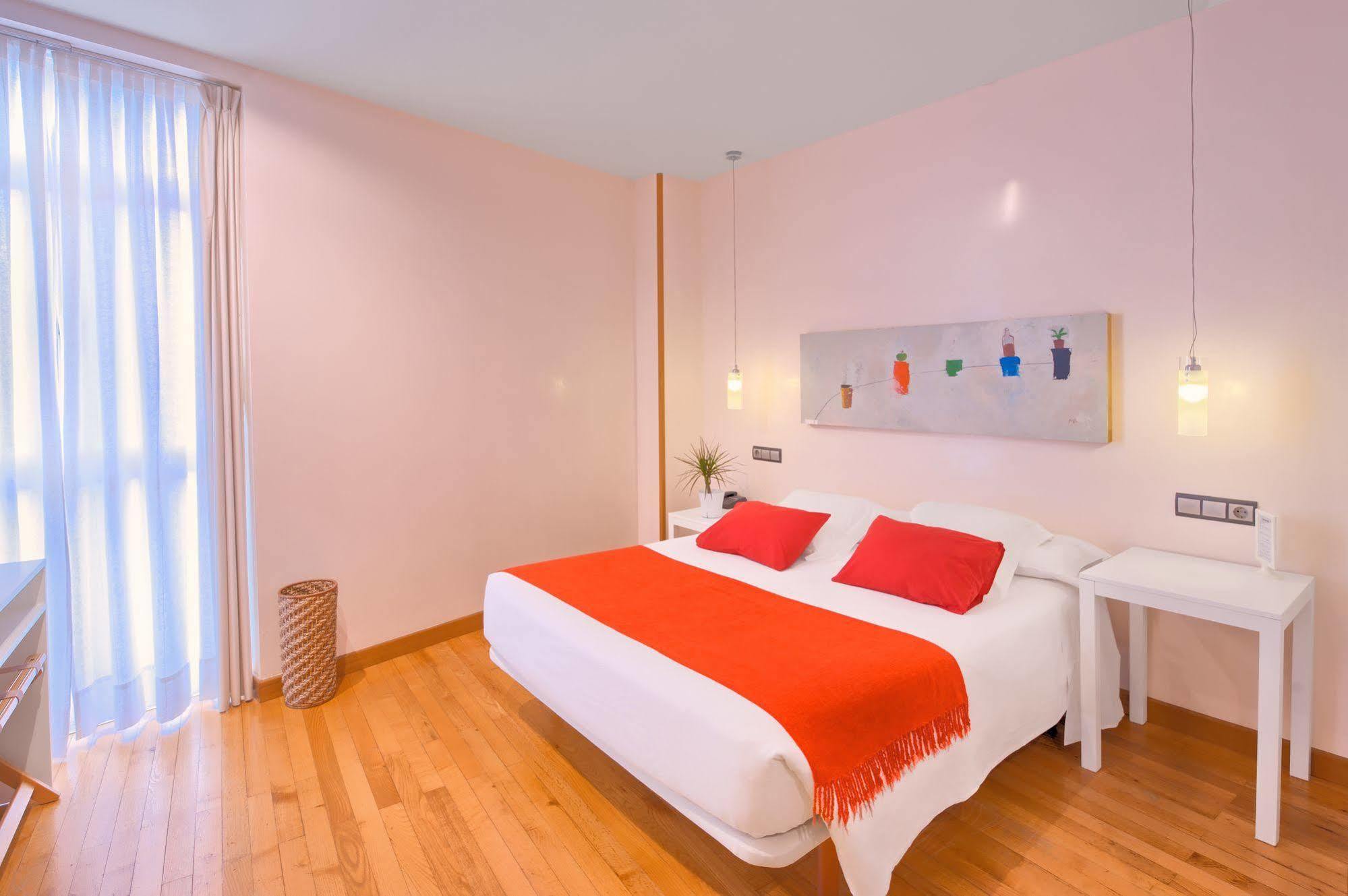 Hotel Nochendi Onís Extérieur photo